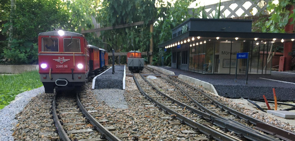 2095 im mordernen Bahnhof